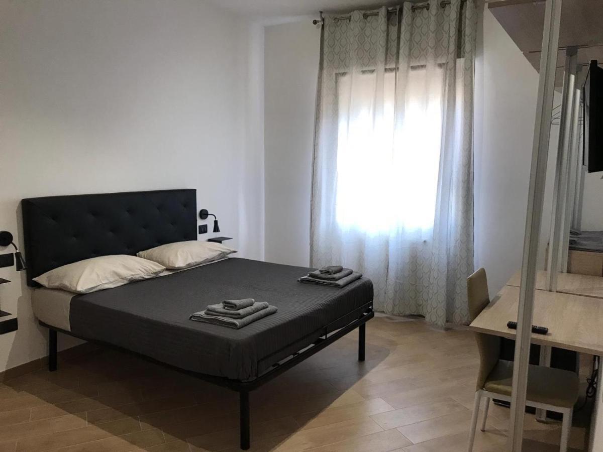 Casa de hóspedes Riva Reno 4 *