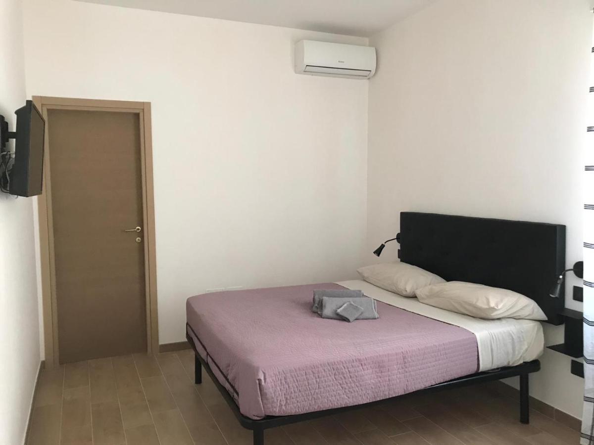 Casa de hóspedes Riva Reno 4 *